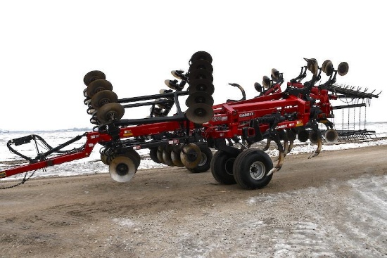 Case-IH 870 11-shank disk ripper