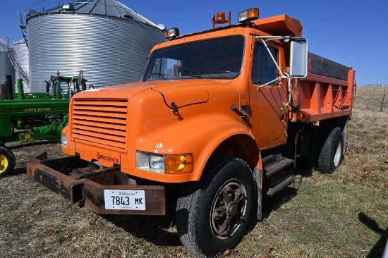 1991 International 4900 dump truck