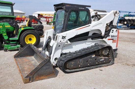 Bobcat T870 compact track loader