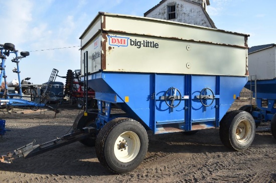 DMI 470 gravity wagon