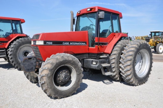 Case-IH 7130 MFWD tractor