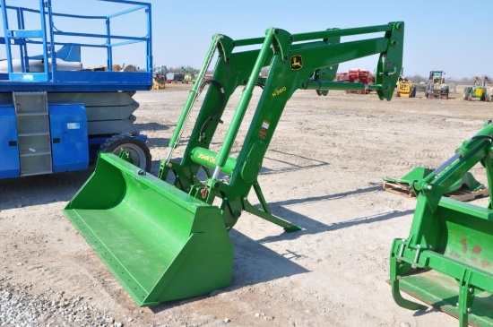 John Deere H360 self leveling loader