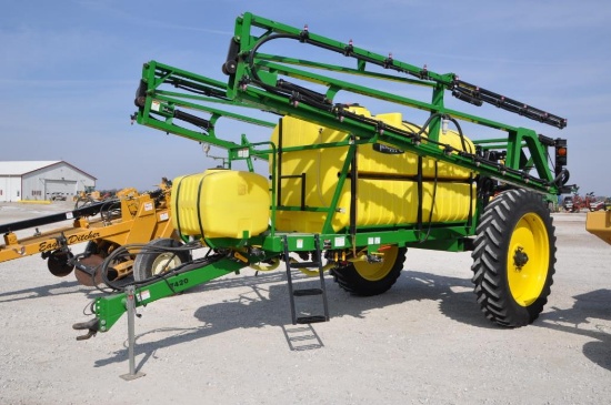 Fast 7420 pull-type sprayer