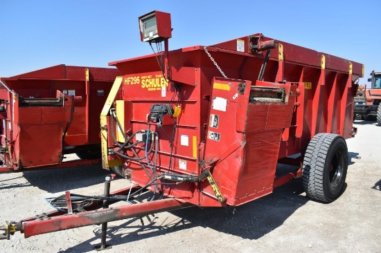 Schuler HF295 feed wagon