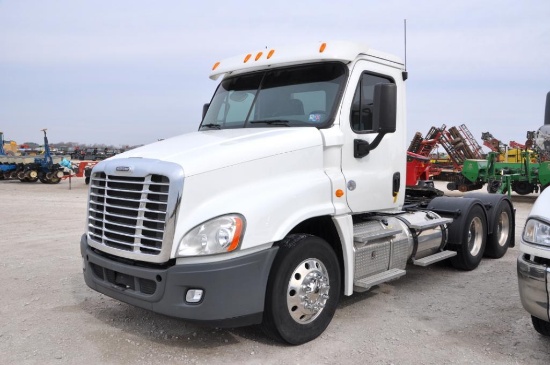 2013 Freightliner semi