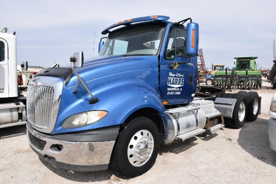 2011 International Pro-Star day cab semi