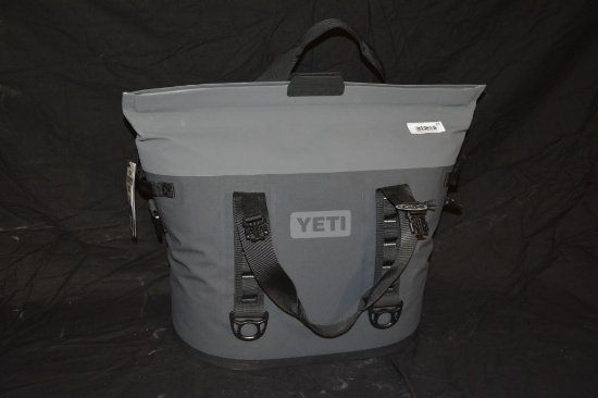 YETI Hopper M30 cooler bag