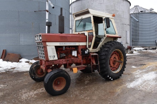 1972 IH 966 2wd tractor