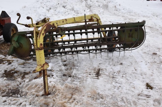 John Deere 640 5 bar hay rake