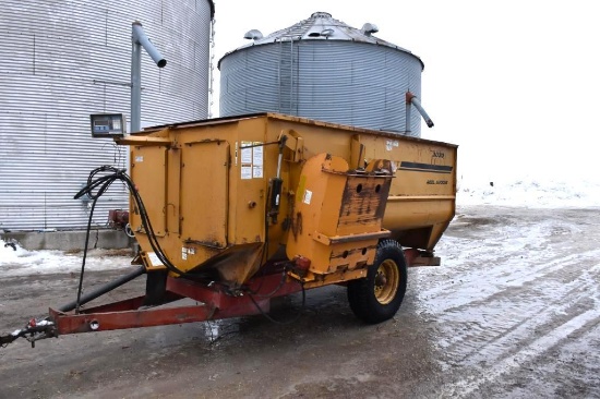 Knight 3030 "Reel Augie" feed wagon