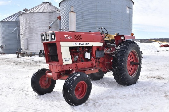 1974 IH 1066 2wd tractor