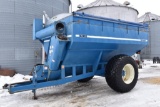 Kinze 640 grain cart
