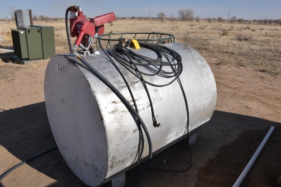 500 gal. fuel tank w/pump