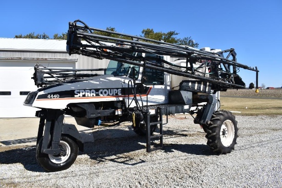 Spra-Coupe 4440 self-propelled sprayer