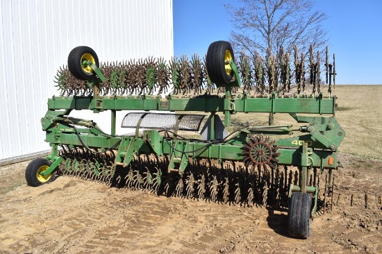 John Deere 400 30' rotary hoe