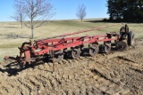 IH 560 6-bottom plow