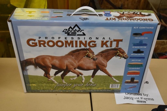 Decker horse grooming kit