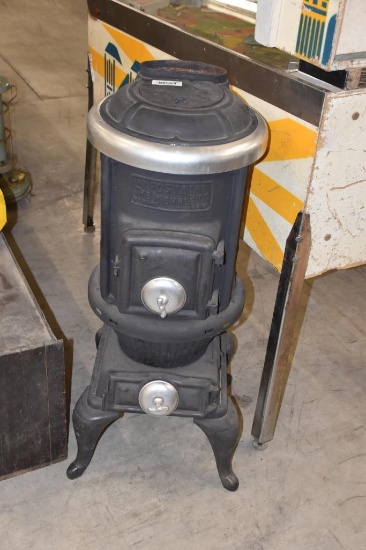 Pot Belly Cast iron Stove No 15 Postal The Wherle Co. Newark Ohio