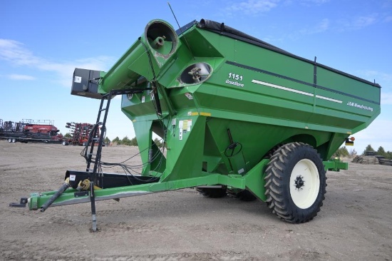 J&M 1151 grain cart