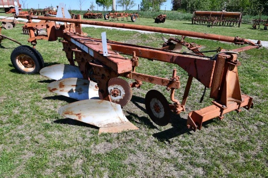 Allis-Chalmers semi-mounted 3-bottom plow
