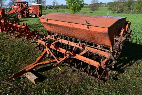 Allis-Chalmers All-Crop 11-hole drill