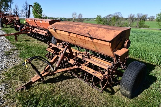 Allis-Chalmers All-Crop 11-hole drill