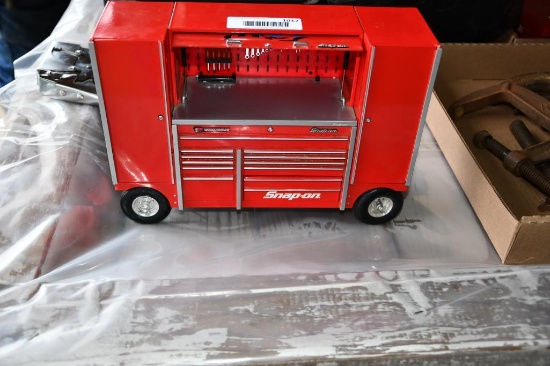 Miniature Snap-On rolling toolbox display