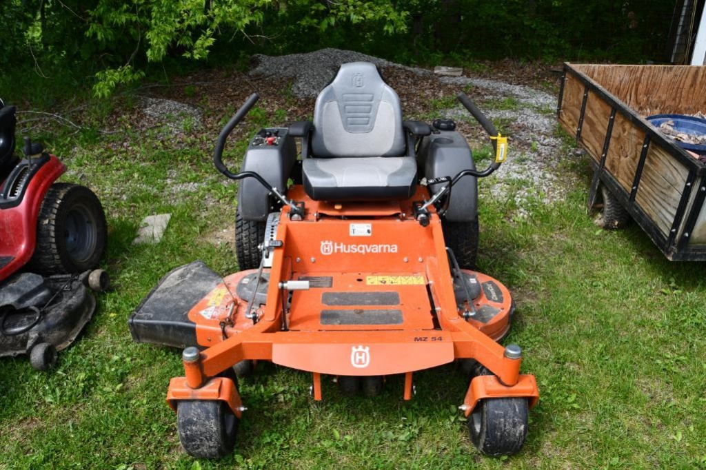 Husqvarna Mz 54 Zero Turn Lawn Mower Farm Machinery Implements Online Auctions Proxibid
