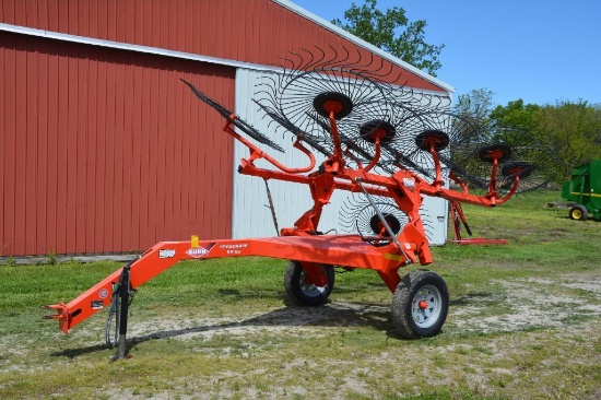 Kuhn SR 110 SpeedRake 10-wheel hay rake