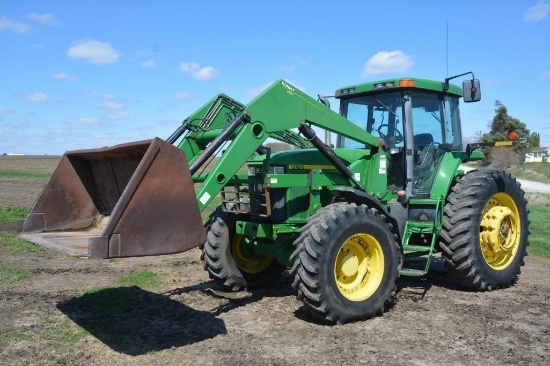 2000 John Deere 7610 MFWD tractor