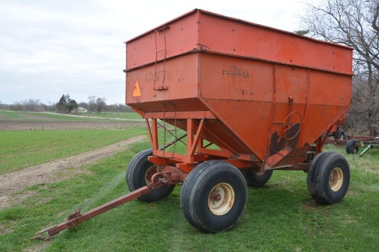 Killbros 375 bu. gravity wagon