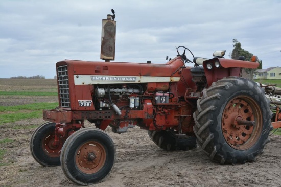 1968 International 756 diesel tractor