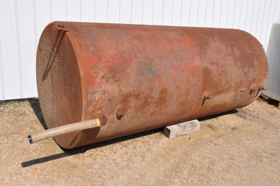 2,000 gal. steel vertical tank