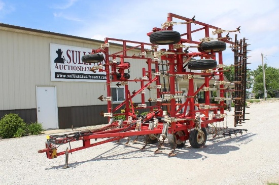 Wil-Rich 28' field cultivator