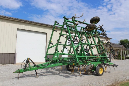 John Deere 980 32' field cultivator