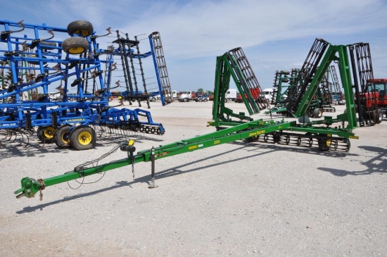 2013 John Deere 200 45' crumbler