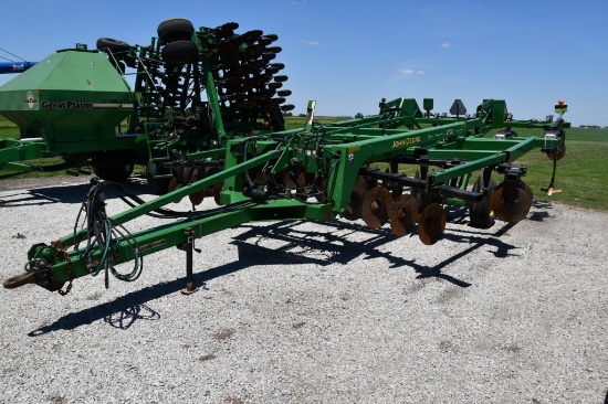2002 John Deere 2700 disc-ripper