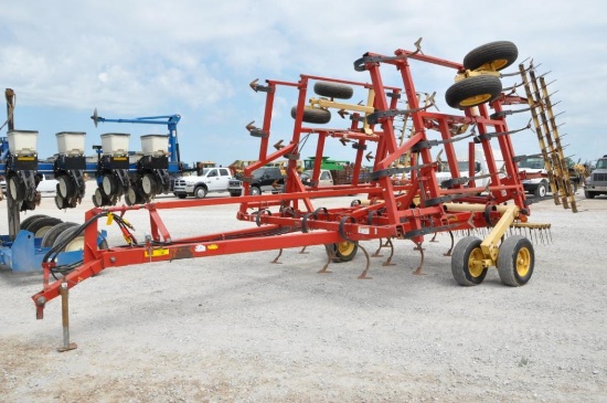 Krause 4226 26' field cultivator
