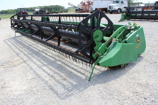 John Deere 925F 25' grain platform