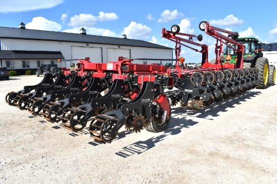 24 row 30" strip freshener on White 8500 planter frame