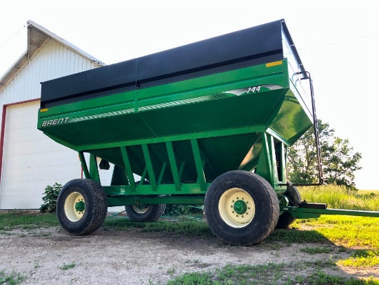 2005 Brent 744 gravity wagon