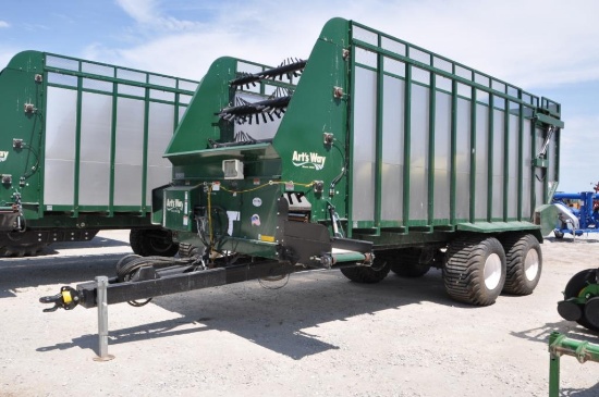 2018 Arts-Way 8200 22' tandem axle silage wagon