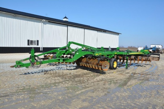 2014 John Deere 2720 17.5' 7 shank disk ripper