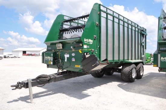 2017 Arts-Way 8200 22' tandem axle silage wagon