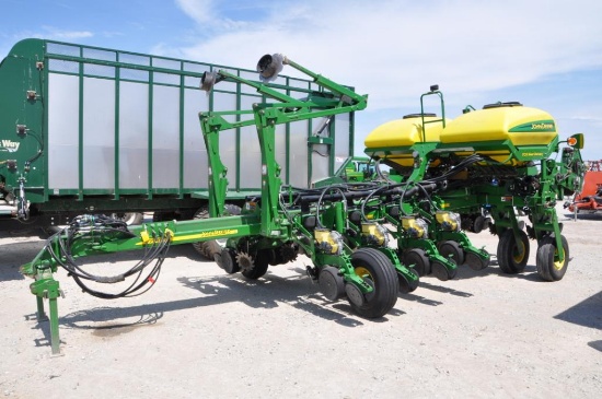 2011 John Deere 1770NT CCS 12 row 30" planter