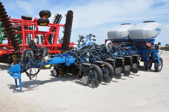 2014 Kinze 4900 ASD 16 row 30" planter