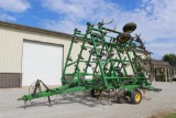 John Deere 980 32' field cultivator
