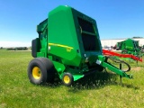 2018 John Deere 560R round baler