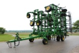 2014 John Deere 2210 56' field cultivator