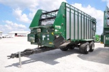 2017 Arts-Way 8200 22' tandem axle silage wagon